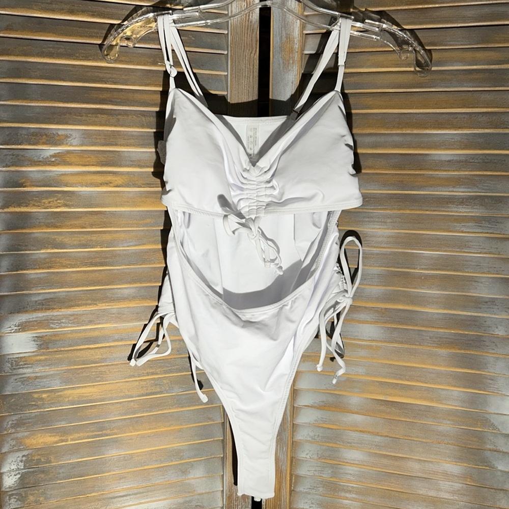 Swimsuit - Picture 4 of 5